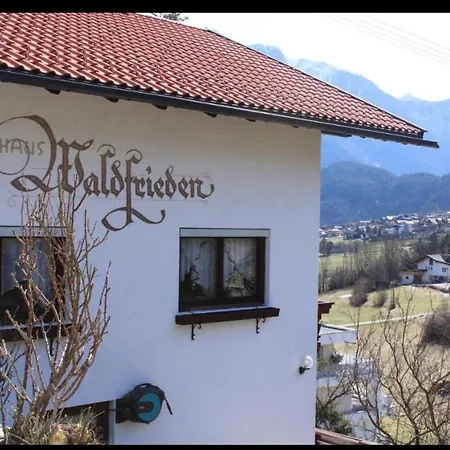 Haus Waldfrieden Διαμέρισμα *
